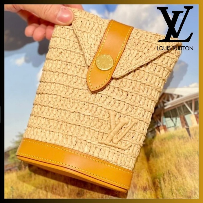 【スリムで普段使いに◎】Louis Vuitton エンベロープポーチ