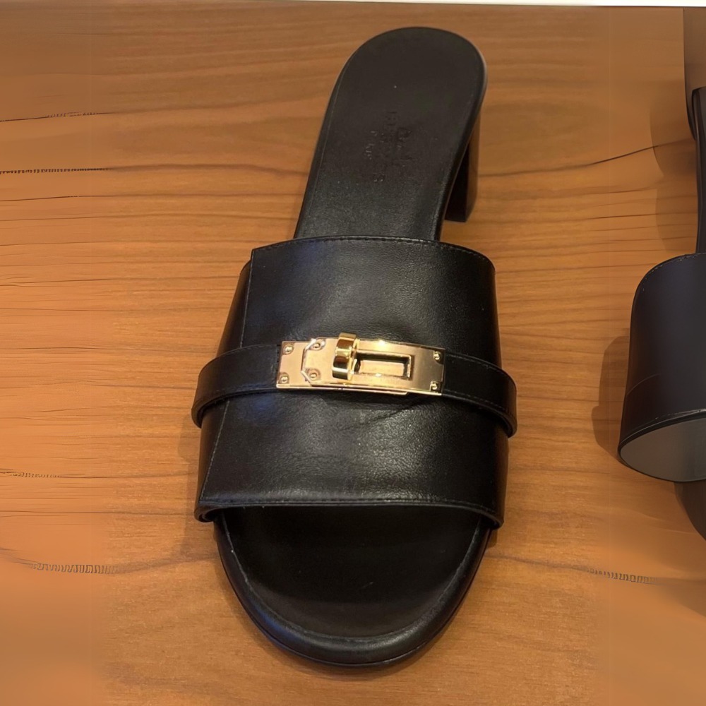 【ケリー金具が上品】HERMES ケリーミュール ブラックレザー