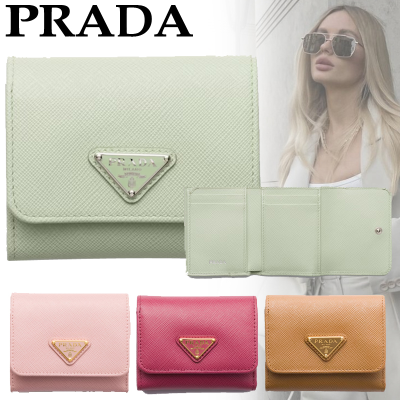 国内直営 **PRADA** サフィアーノ トライアングル 財布