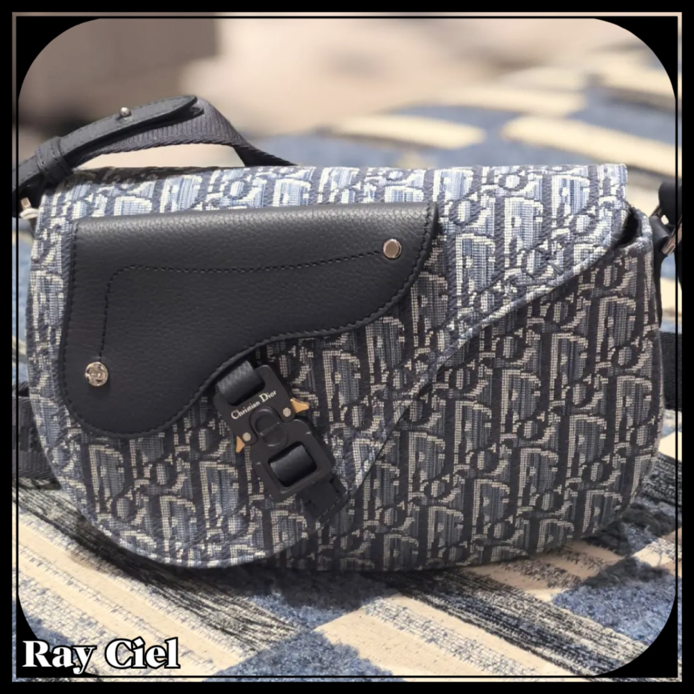 【モダンで大人オシャレなフォルム☆】DIOR ショルダーバッグ