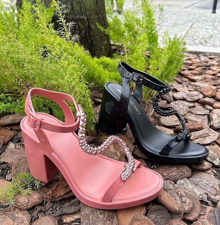 《限定sale》Melissa 追跡付/送料込 エレガントスネークモチーフ