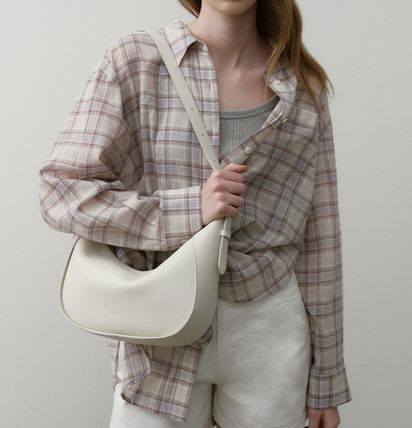 OSTKAKA | Slouchy Mini Hobo Ivory [正規品/関税込] Hobo OSTKAKA(オストカーカ) - 海外通販のBUYMA