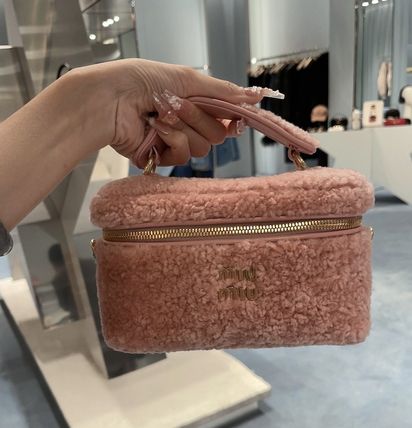 ピンク系 MiuMiu(ミュウミュウ) バッグ・カバン(レディース