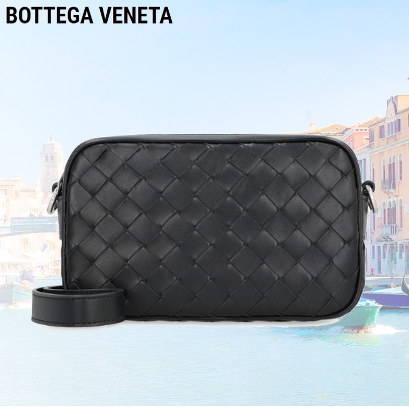 関税込《BOTTEGA VENETA》ミニ イントレチャート カメラバッグ