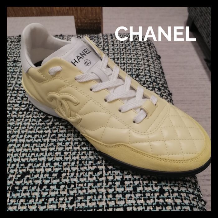 CHANEL シャネル メタリック スニーカー ライトイエロー ★ 上品
