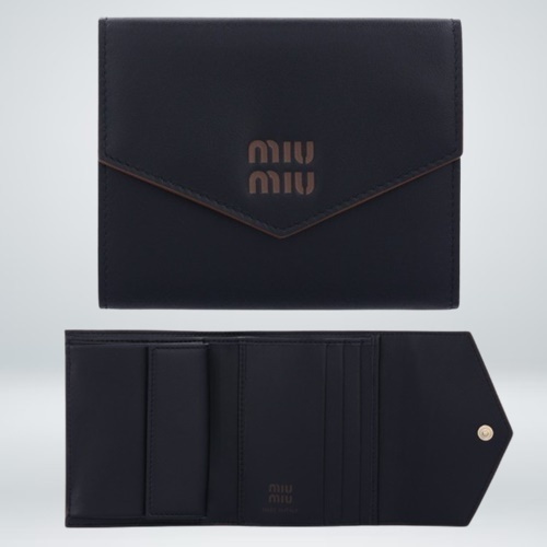 MiuMiu ミュウミュウ レザー 折りたたみ財布