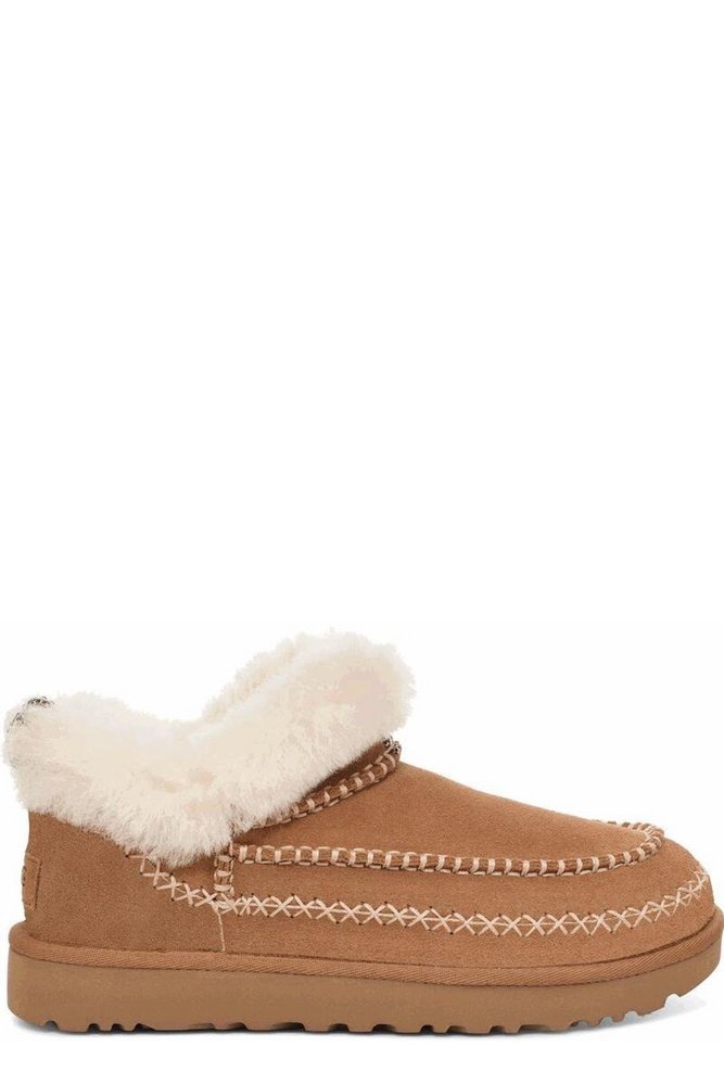 Ugg クラシックウルトラミニスリップオンアルパインブーツ