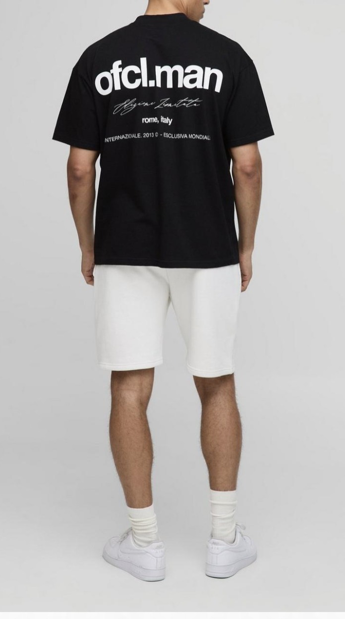 《boohoo》オフルマンTシャツ