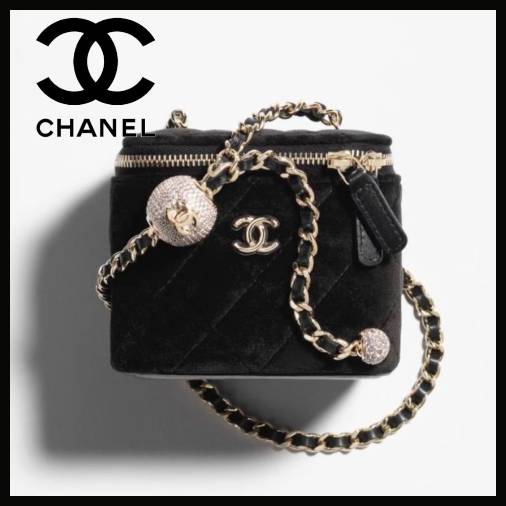 【見た目以上に大容量♪】CHANEL ヴァニティバッグ