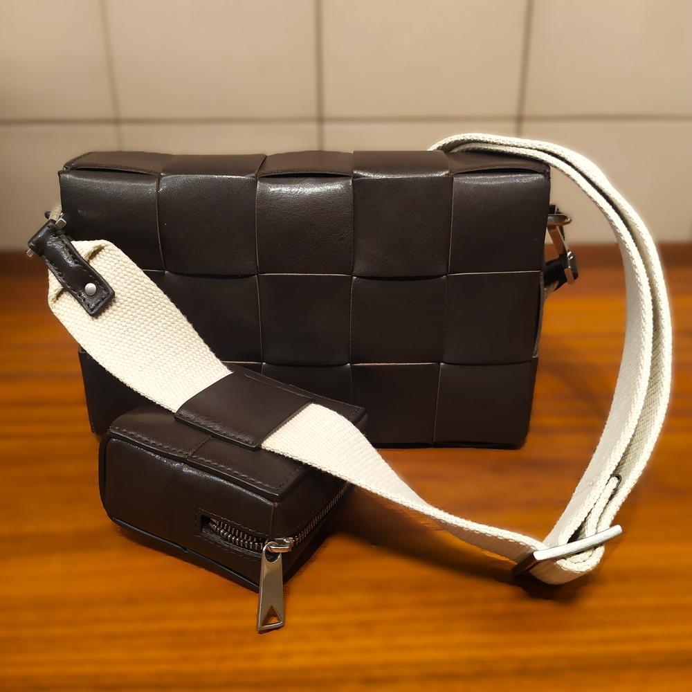 【BOTTEGA VENETA】Cassette With Versatile Strap