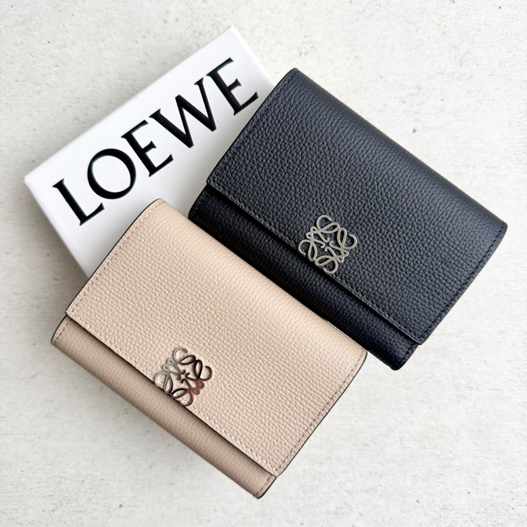 すぐ届く! LOEWE◆アナグラム バーティカルウォレット スモール