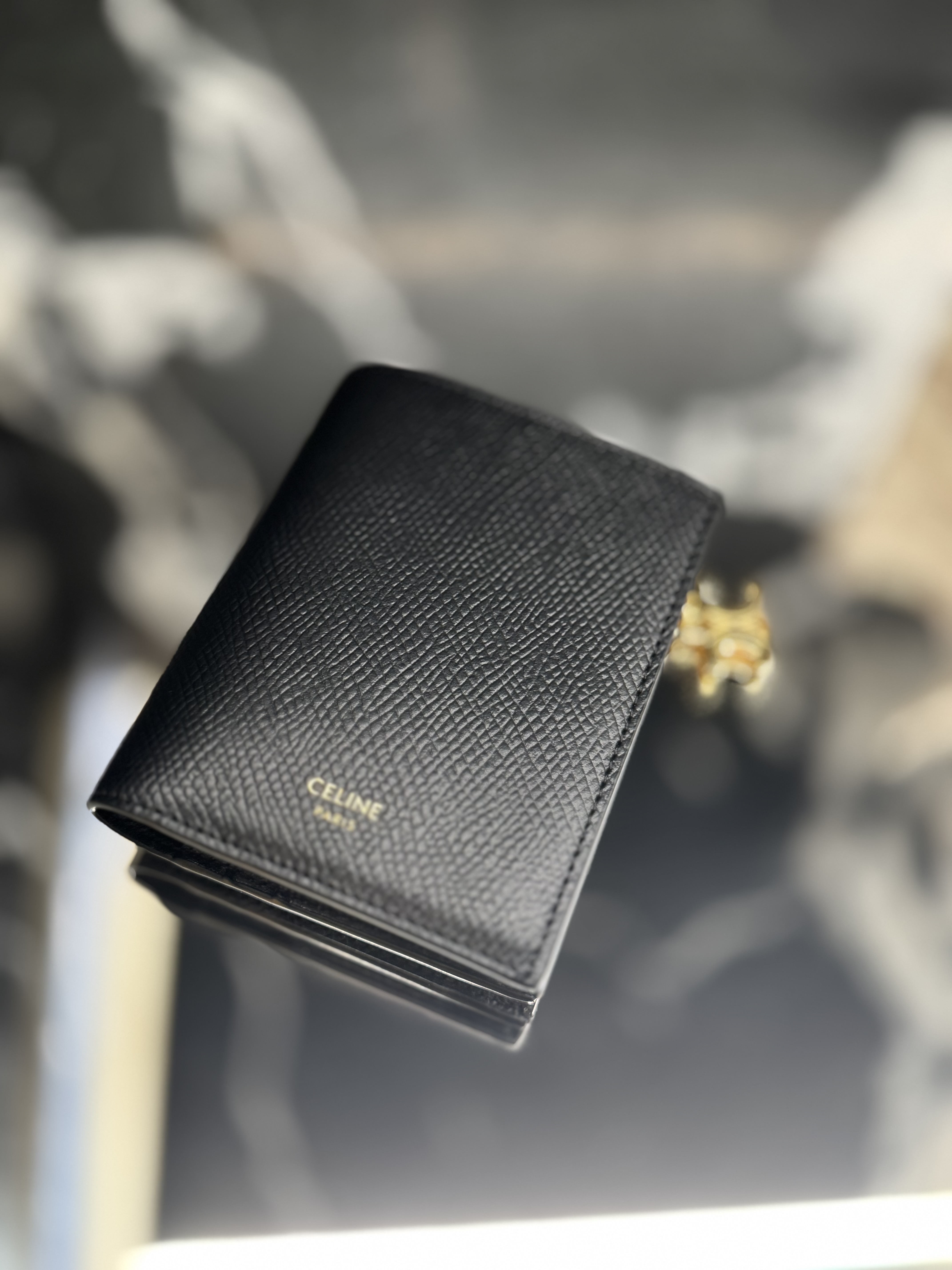 CELINE【入手困難】COMPACT WALLET★トリオンフ チャーム★全色