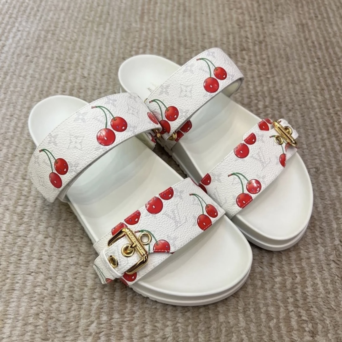 【可愛い限定コラボ♡】ルイヴィトン《LV x TM サンダル》