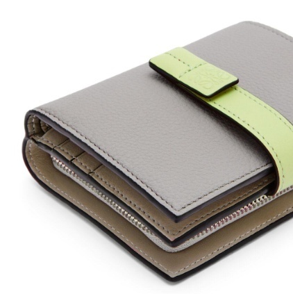 《LOEWE》コンパクト ジッパー財布
