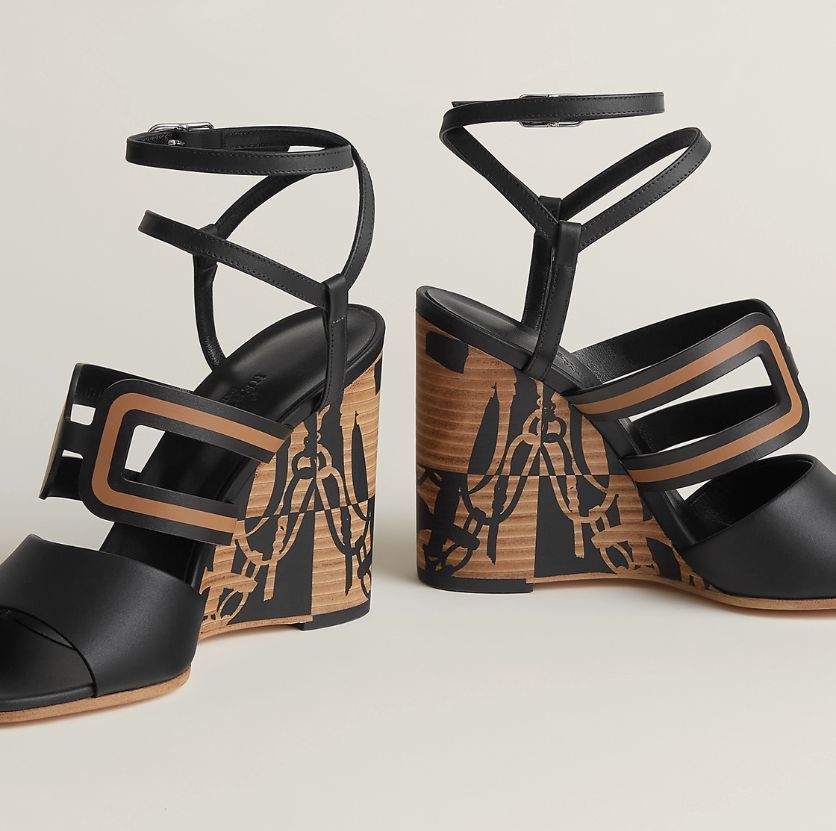 《大胆なグラフィックが際立つ》【HERMES】クララ 100 サンダル