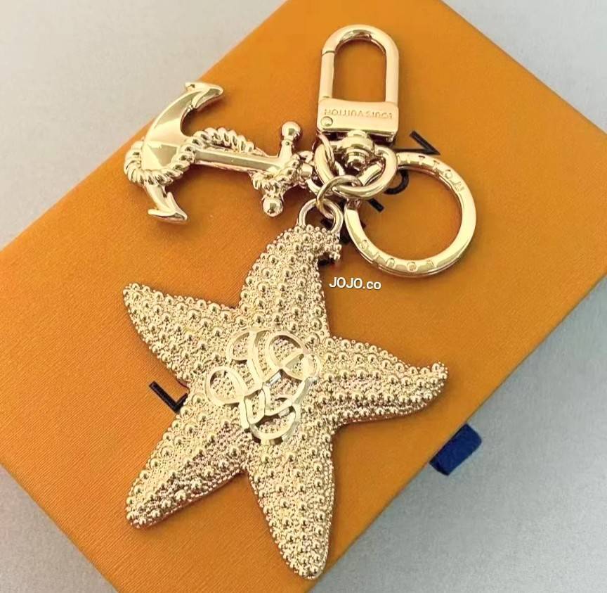 《バッグを華やかに♪》LV キーホルダー バッグチャーム