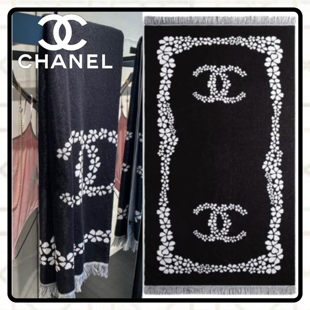 【ビーチで映えるモノクロデザイン♪】CHANEL バスタオル