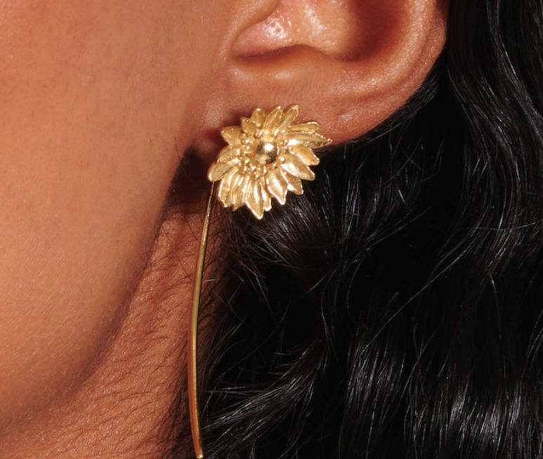 Alemais ピアス フラワー デイジー 花 キャッチデザイン