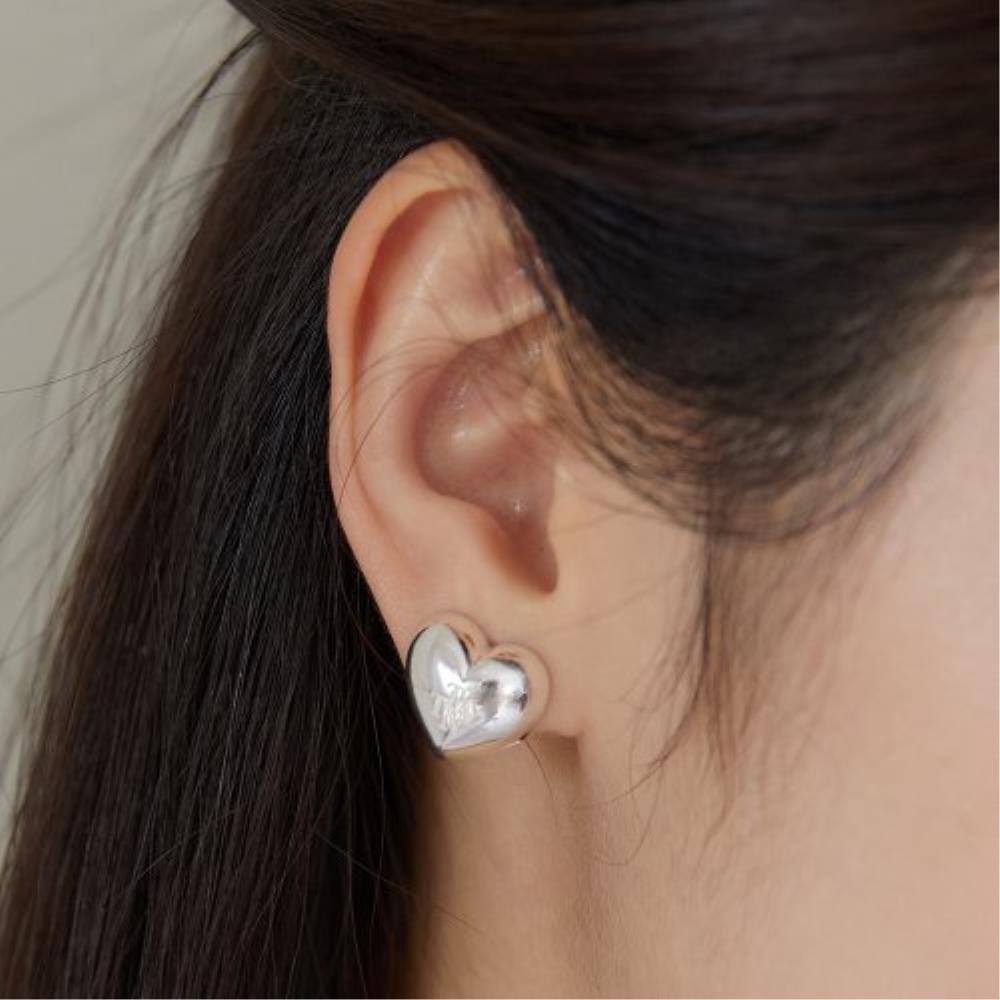 ●TATIANA● Silver 925 Bulky Emblem Heart One Touch Earrings