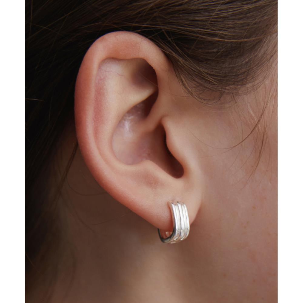 ●TATIANA● Silver 925 Square Stream Hoop Earrings EC3115 50