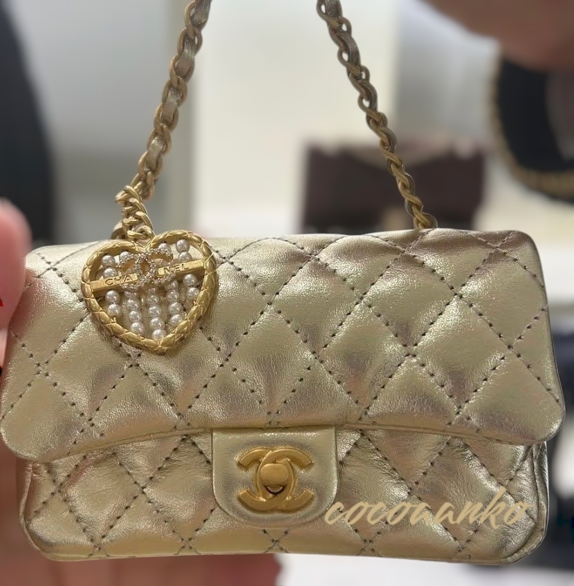 【待望のお品！】輝くお色 CHANEL マトラッセ バッグチャーム