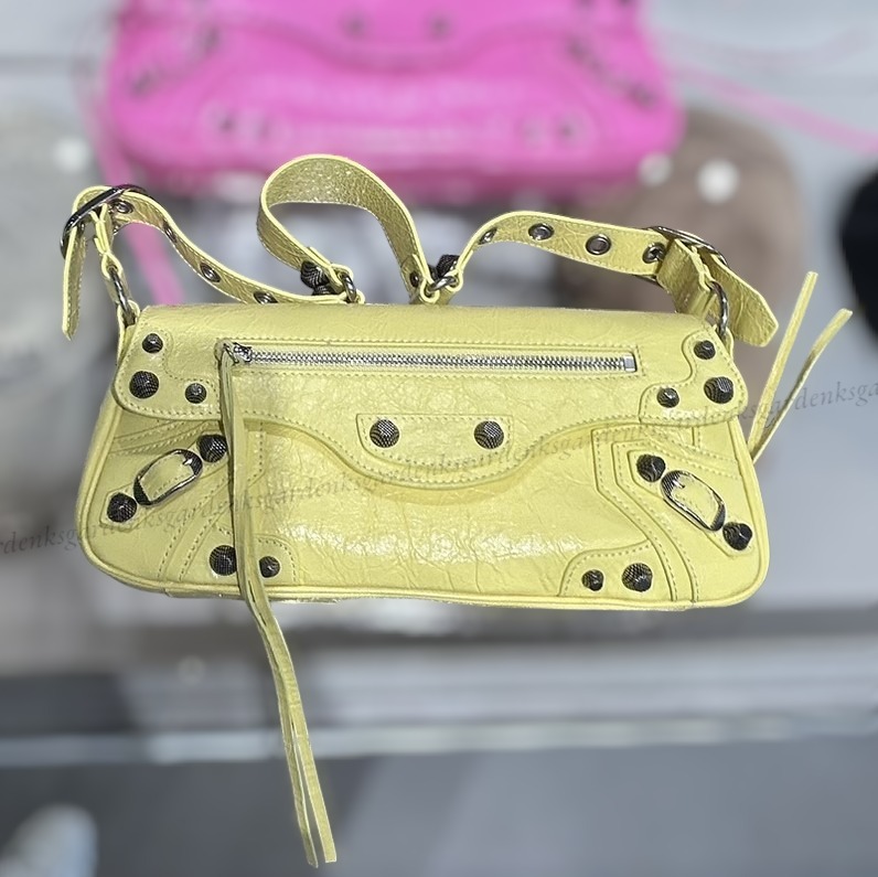 すぐ届く！BALENCIAGA LE CAGOLE スモールスリングバッグ