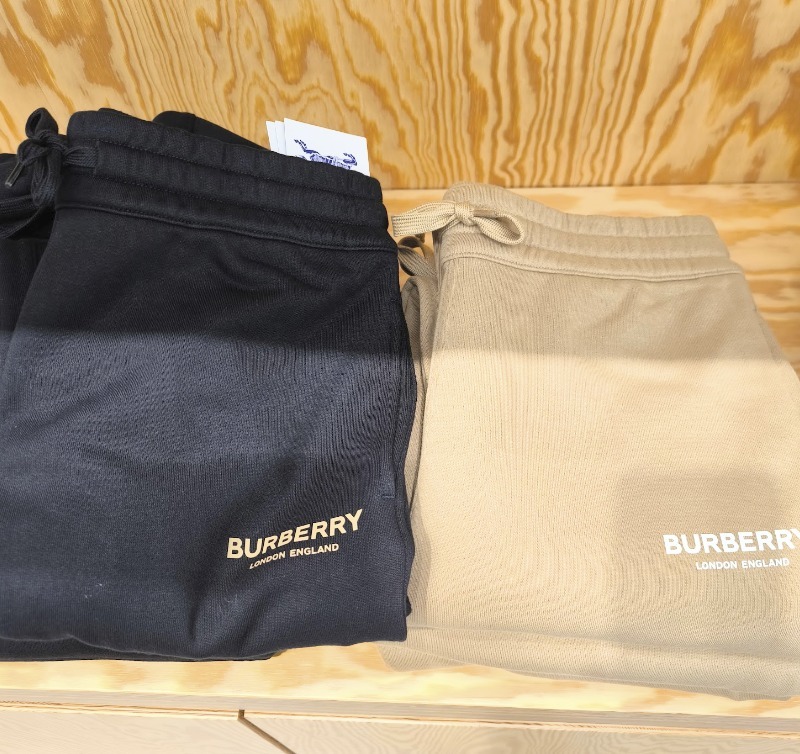 【BURBERRY】LARKAN ロゴプリント スウェットパンツ
