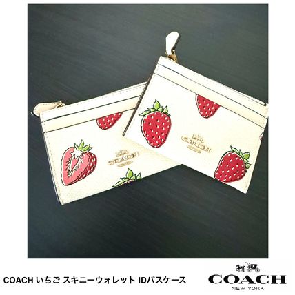 希少♡ COACH ホワイト Tシャツ イチゴ柄 公式】コーチアウトレット | ストロベリー リラックスド Tシャツ