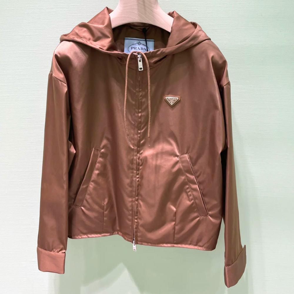 《大人カジュアル》【PRADA】ロゴ Re-Nylonブルゾンジャケット