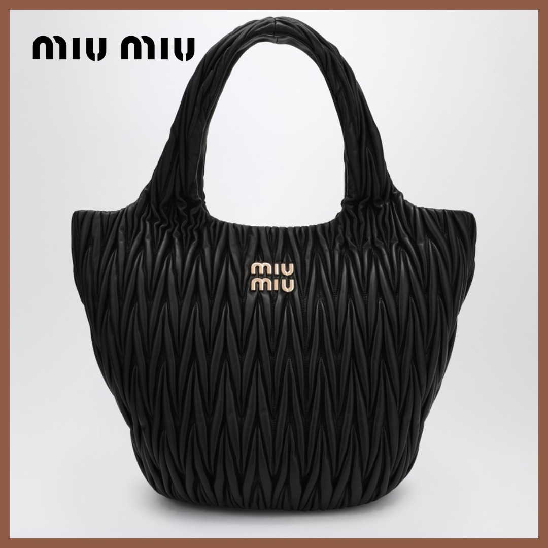 【新作】MIUMIU ワンダー マトラッセレザー ショッピングバッグ