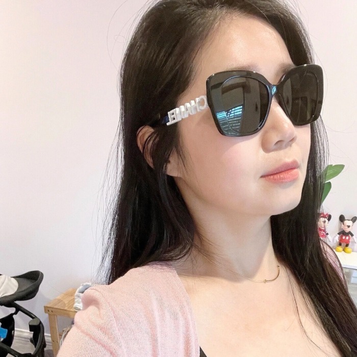 《人気アイテム☆》CHANEL 5422B ホワイトロゴサングラス