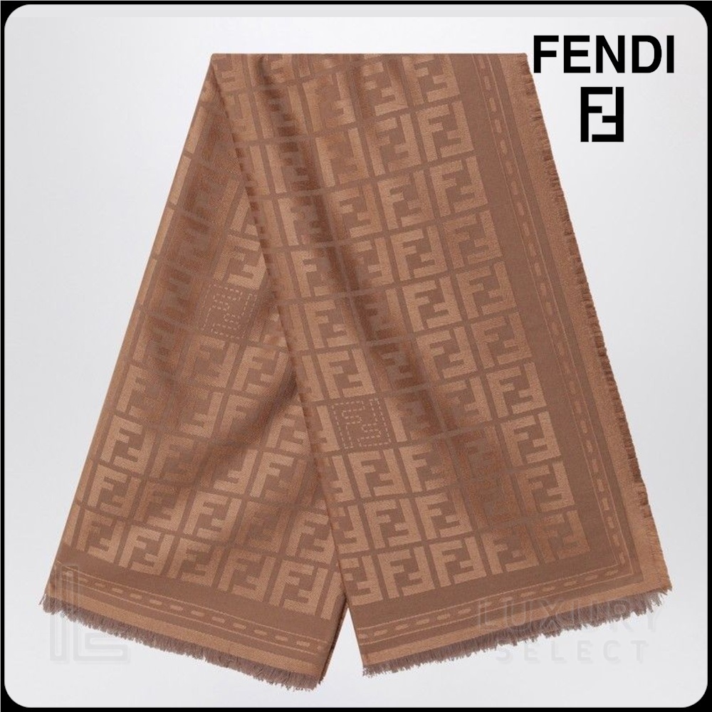 【FENDI】SCIALLE 135X135 FF◆FXT127ATZ9