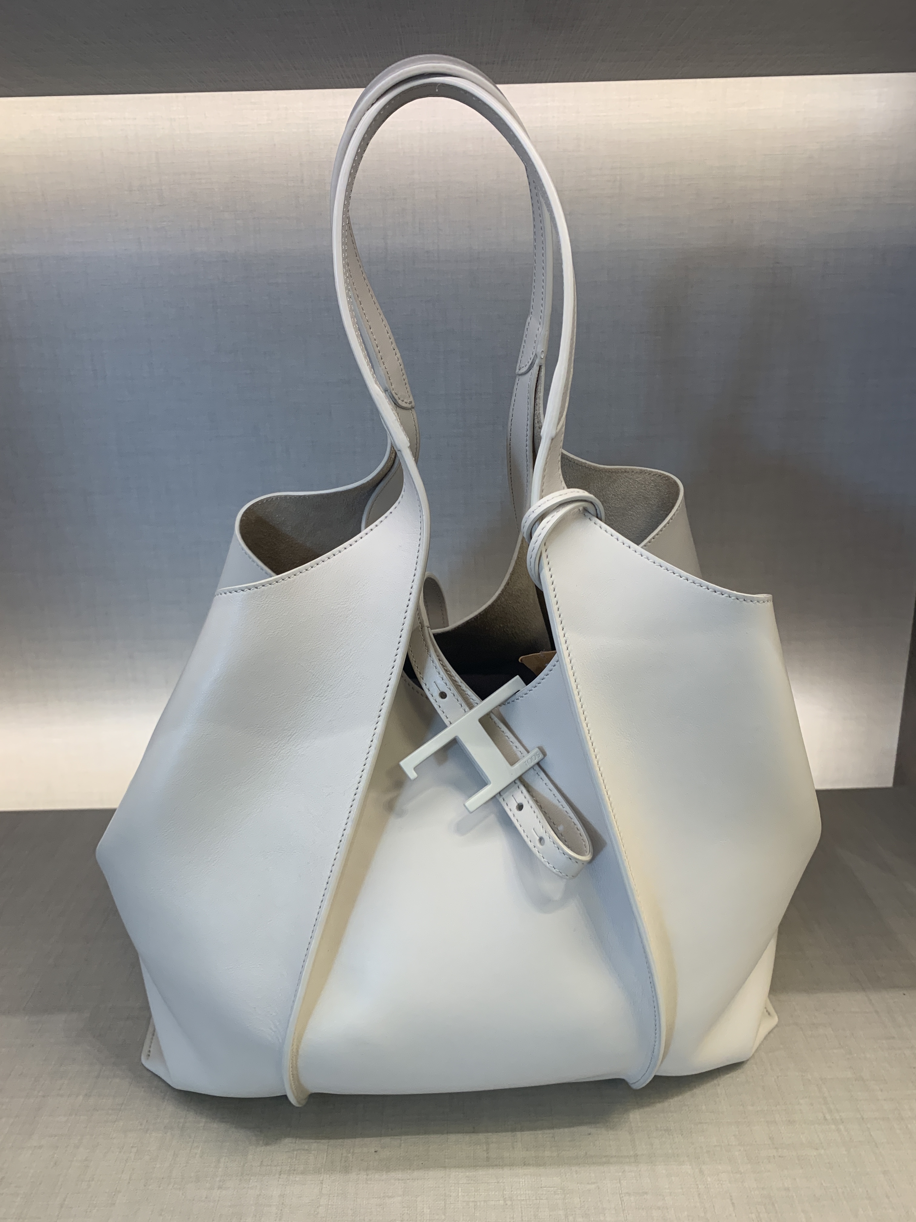 TOD'S Tタイムレス ショッピングバック ミディアム