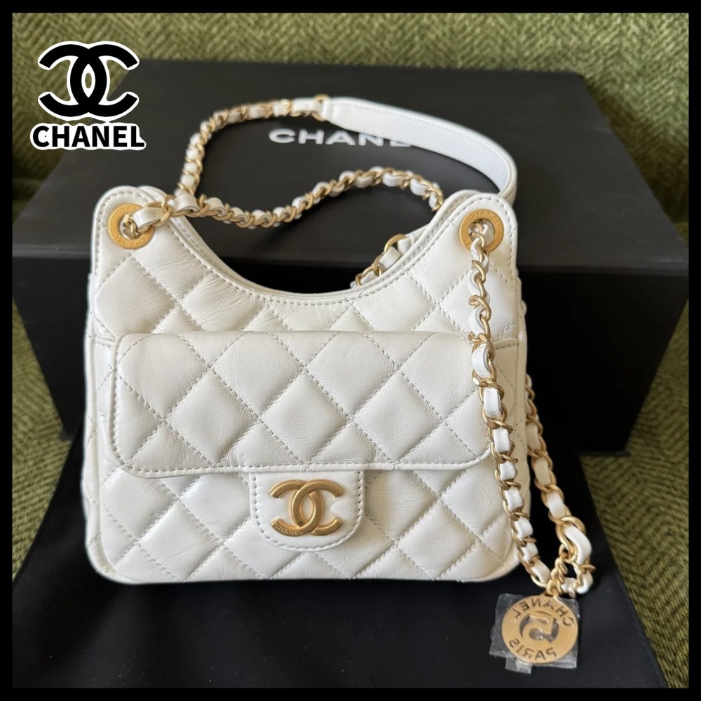 視線くぎづけの上品ミニバッグ★【CHANEL】ミニホーボーバッグ