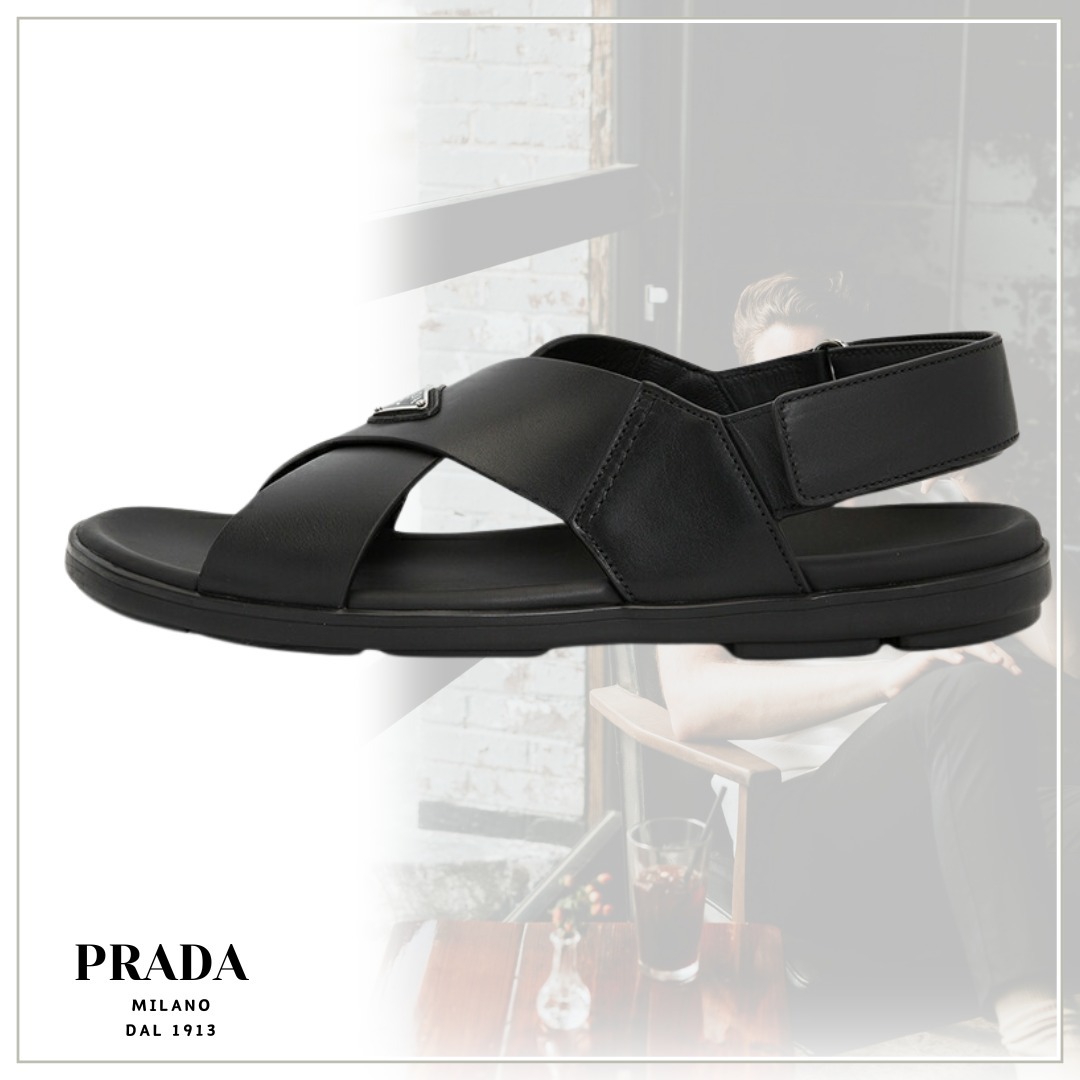 機能的でエレガント【PRADA】レザーダブル ブレストサンダル