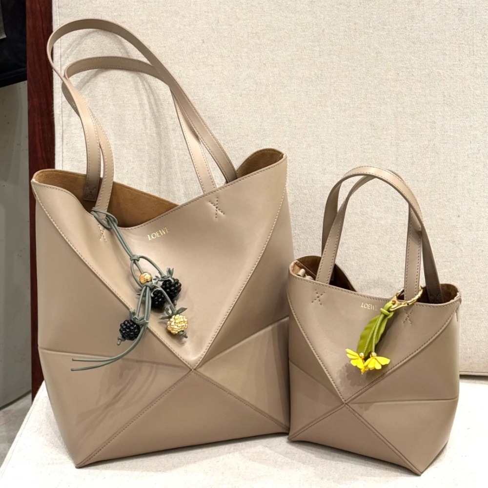 《上品で可愛い》【LOEWE】パズルフォルド トート