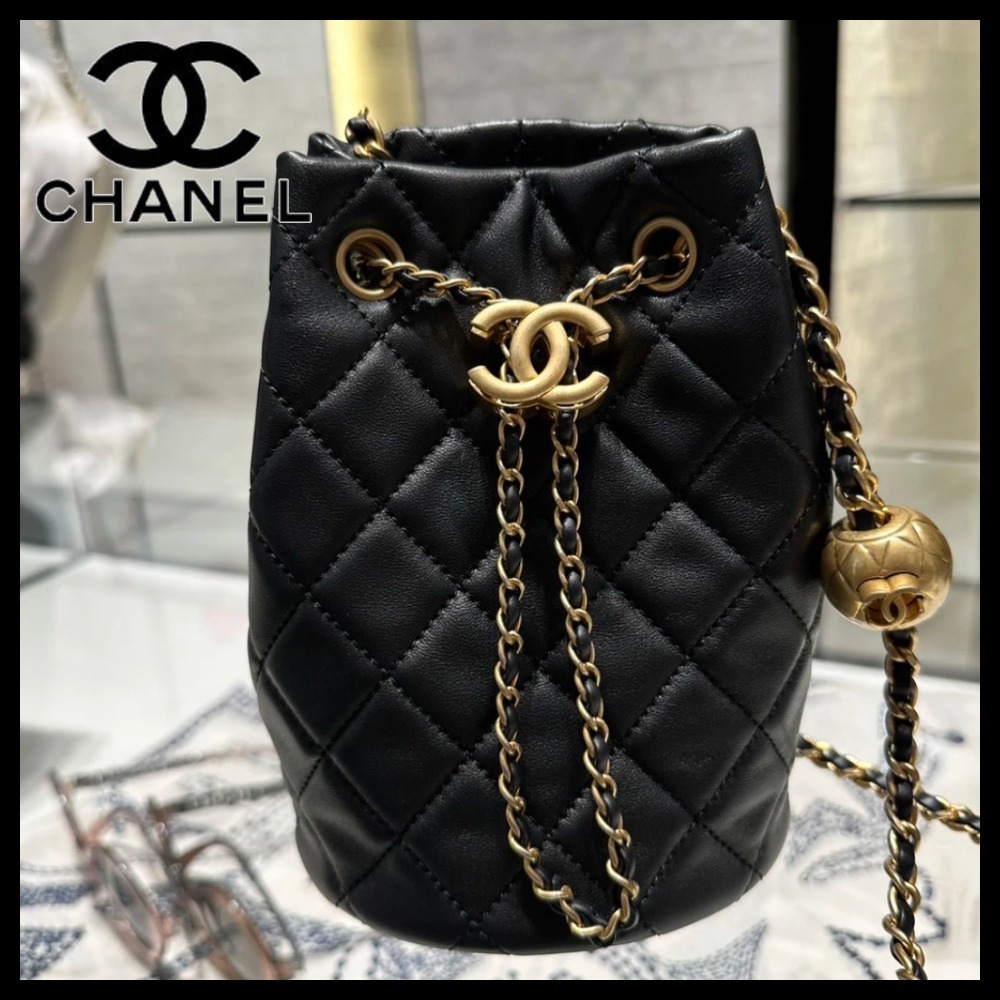 【気品を纏うミニマルデザイン】CHANEL バケットバッグ