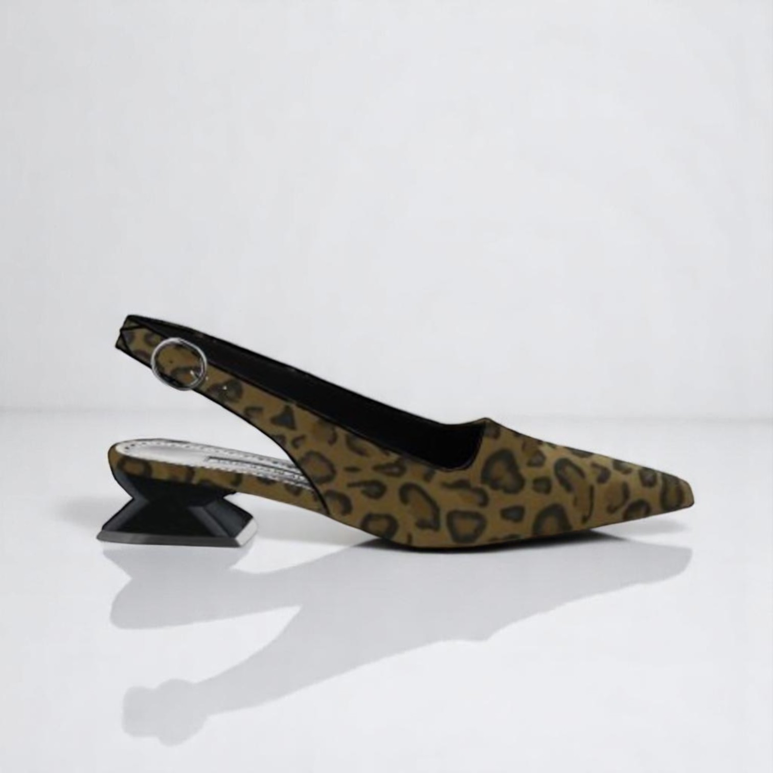 直営店 ‐Manolo Blahnik- RUZGAN 30mm パンプス