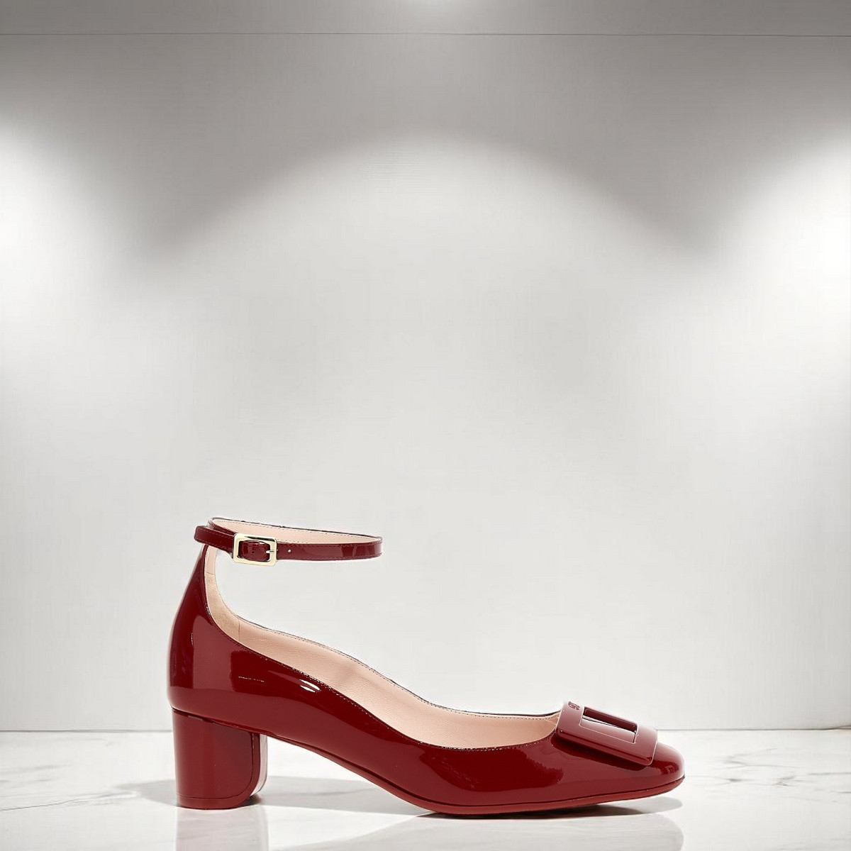 Roger vivier ユールック パテント レザー ストラップ パンプス