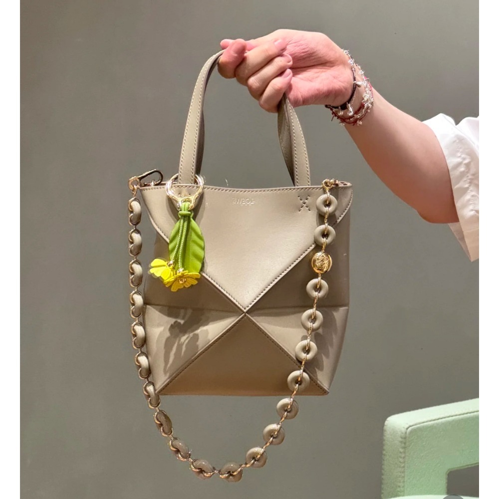 《上品でエレガント》【LOEWE】パズルフォルドトート ミニ