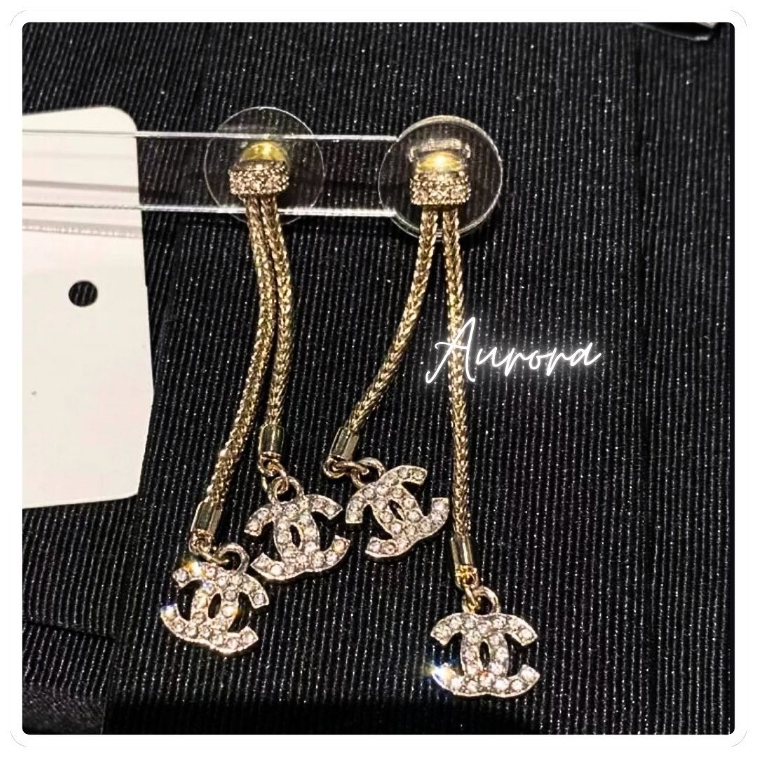一目惚れピアス_揺れて煌めく_CHANEL_ピアス_CCロゴ_ゴールド