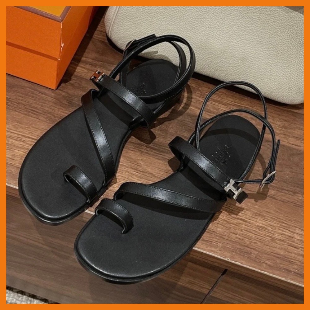 【華奢ストラップで女度UP】 HERMES サンダル 《アルモニ》