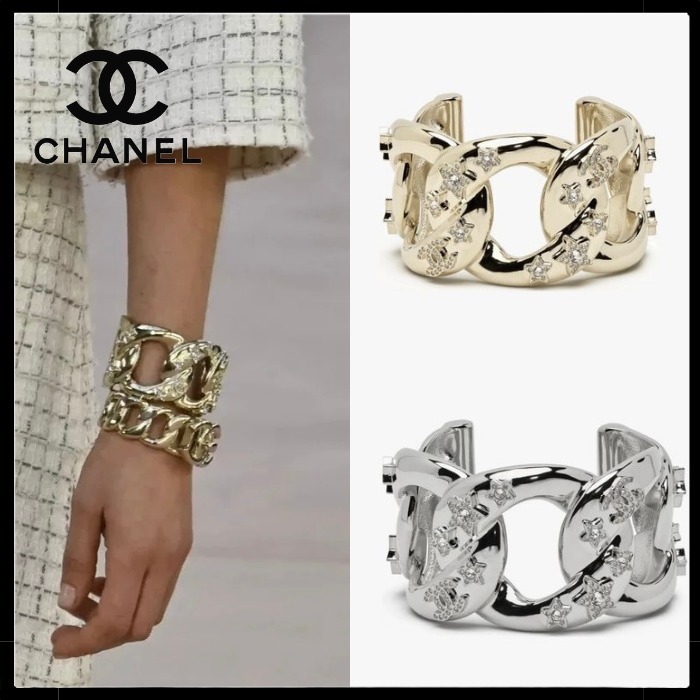 【煌めく星やロゴが可愛すぎる☆】CHANEL バングル