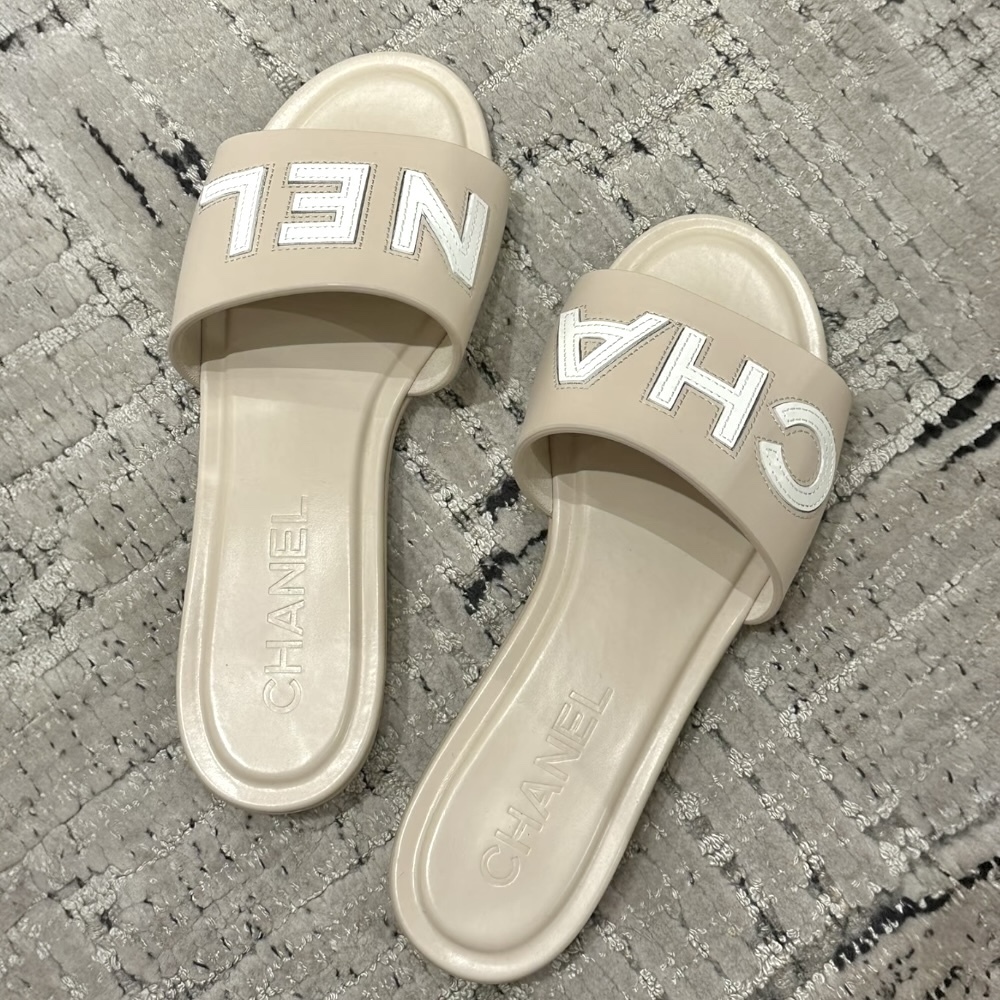 ChanelレタリングロゴミュールスリッパサンダルCream Beige