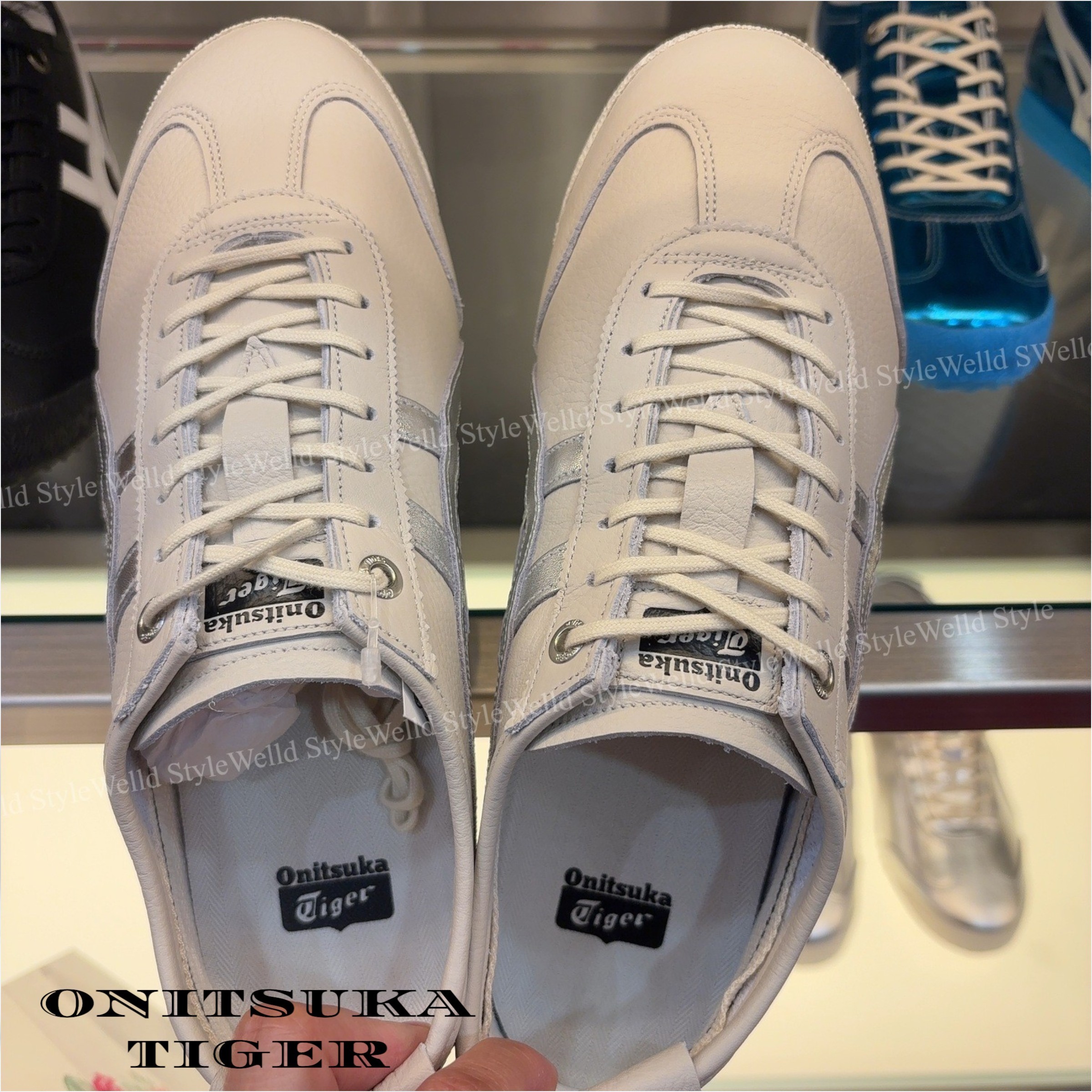 すぐ届く【ONITSUKA TIGER】MEXICO 66 SD スニーカー
