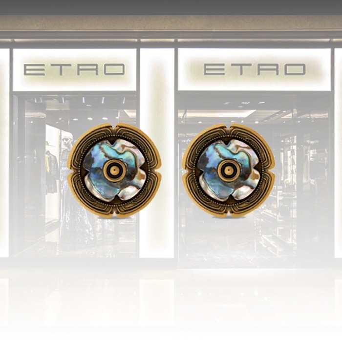 【★完売必至★】ETRO ☆ マザーオブパール ピアス