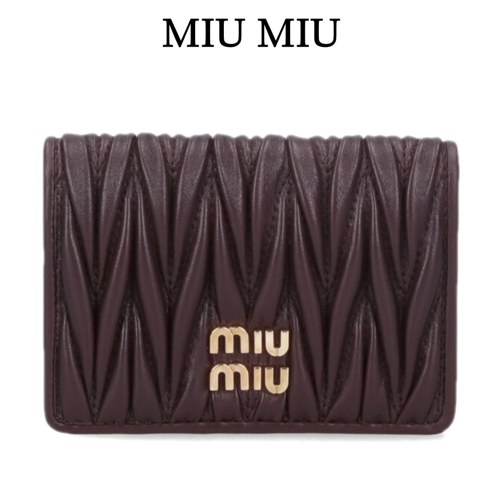 【miu miu】二つ折りロゴカードホルダー