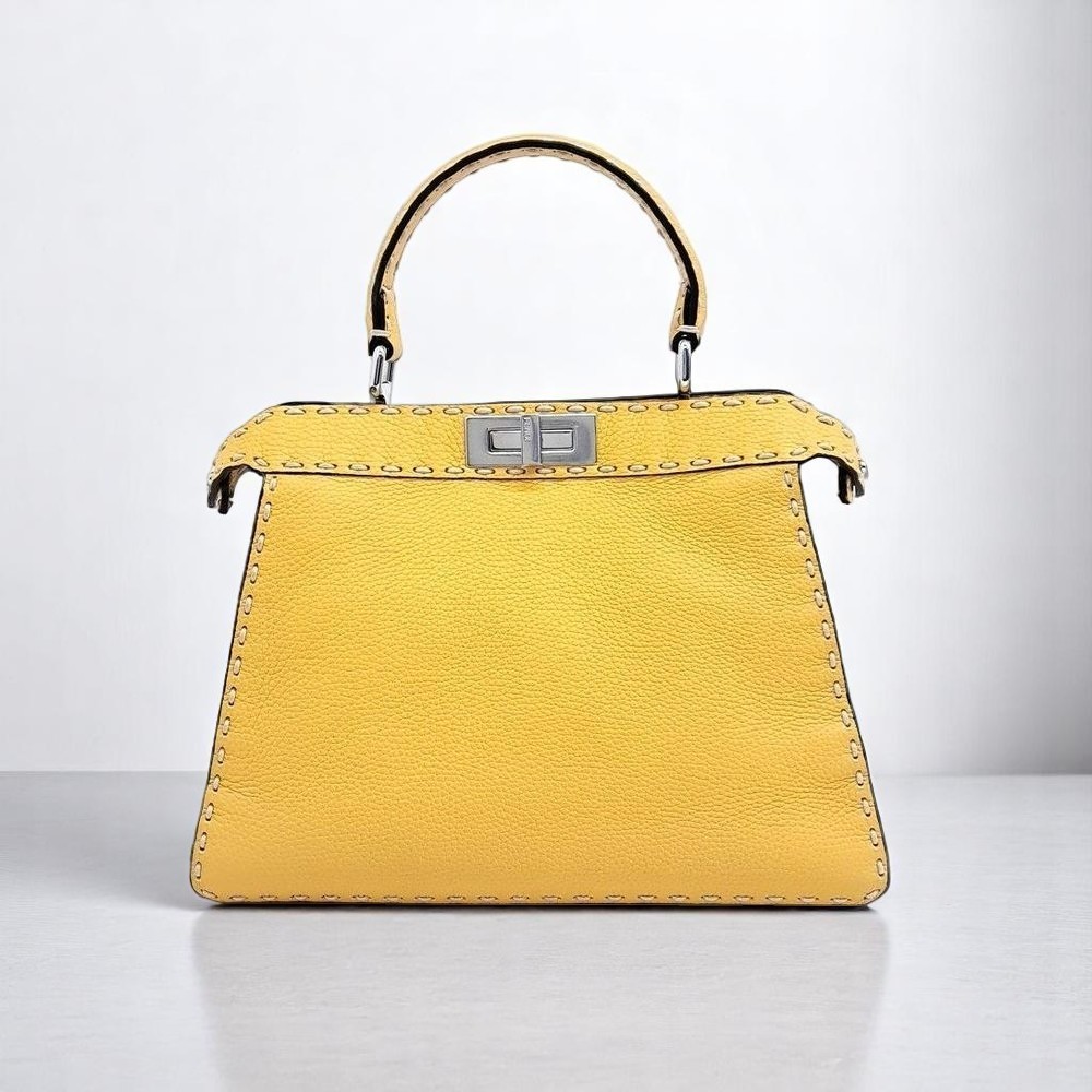 《FENDI》セレリア ピーカブーI SEE YOU ミディアム 中古 未使用