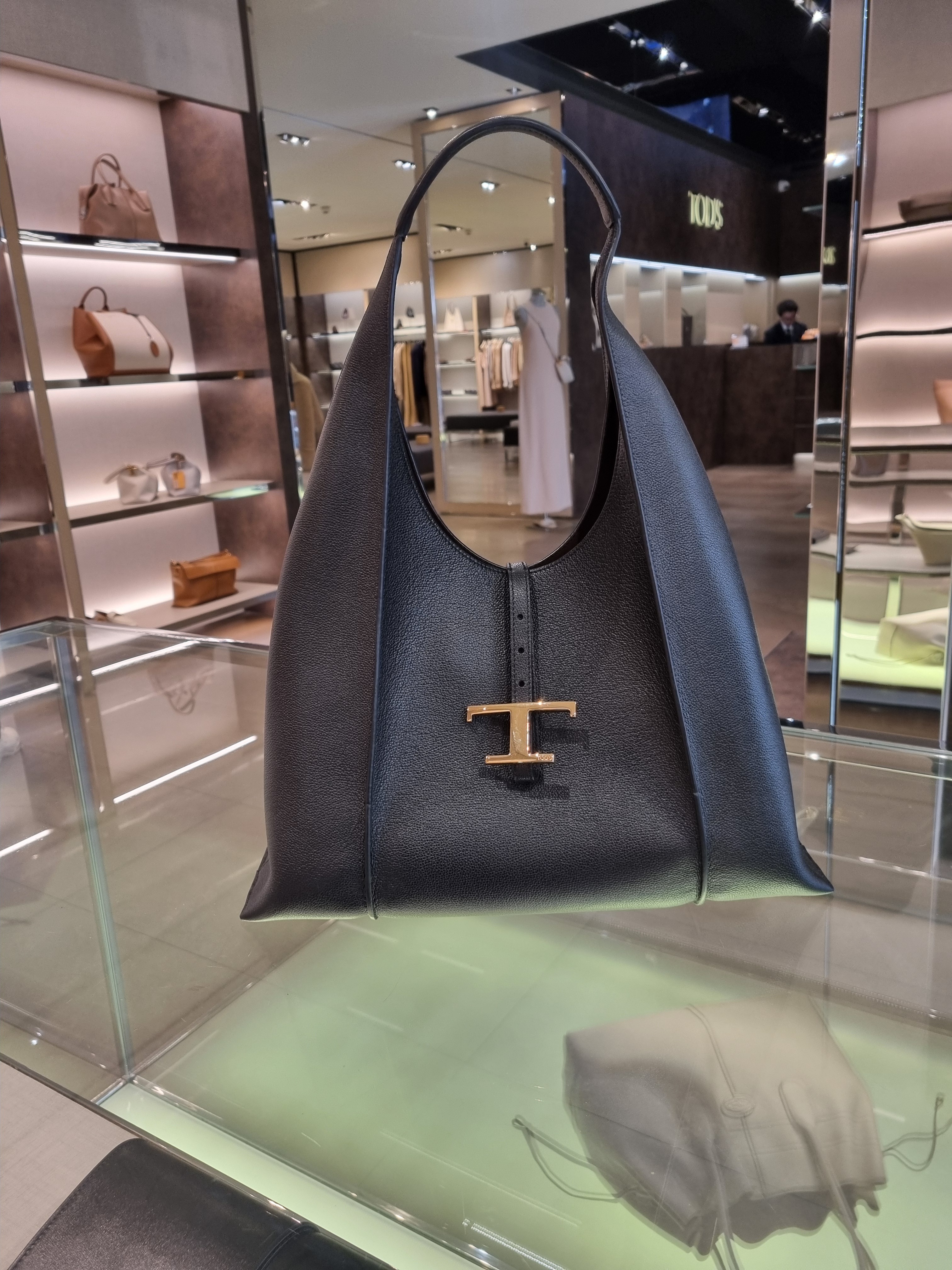 100%直営店買付☆【TOD'S】ショルダーバック XBWTSBE93Z0Q8EB999