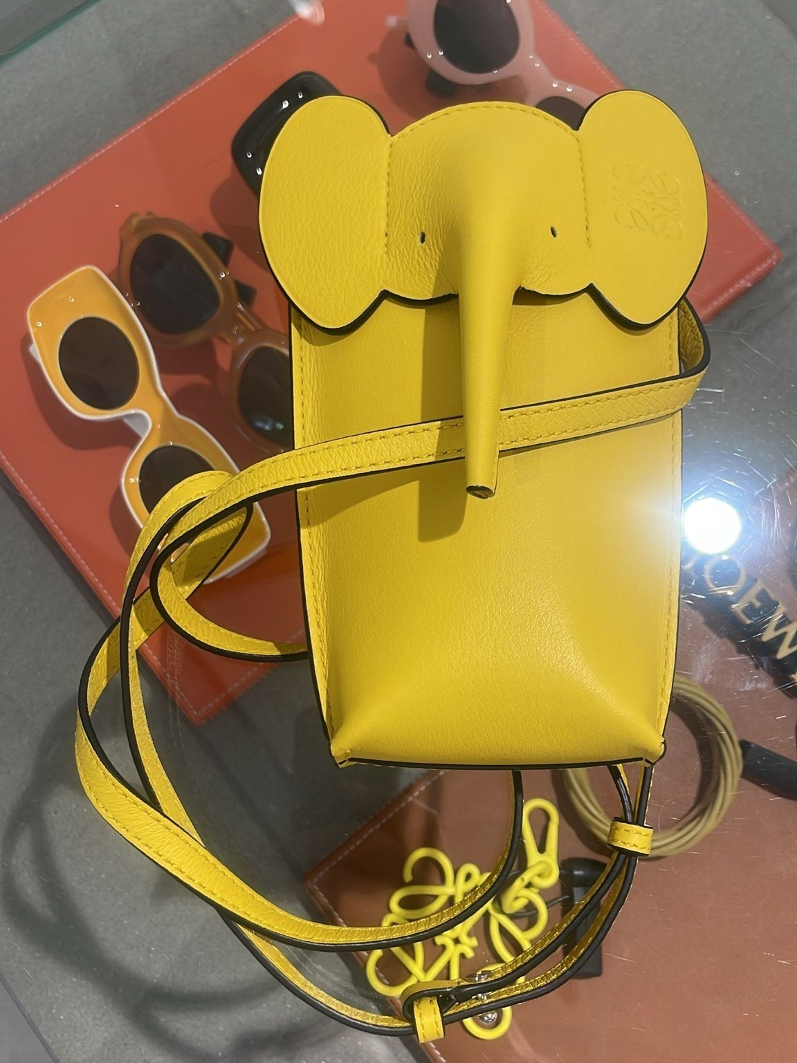 セール！数量限定 LOEWE ELEPHANT POCKET バッグ